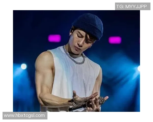 日本足球明星腹肌魅力大揭秘运动员健身秘诀与饮食分享 日本足球明星腹肌魅力大揭秘运动员健身秘诀与饮食分享