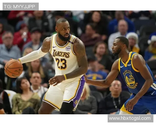 足球明星与詹姆斯的相似之处揭示了运动员的共同魅力与奋斗精神 足球明星与詹姆斯的相似之处揭示了运动员的共同魅力与奋斗精神